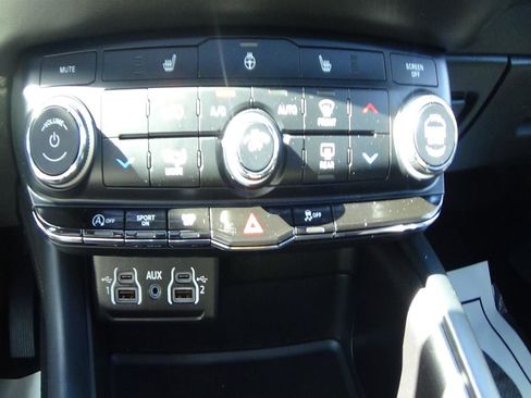 Certified 2024 Dodge Durango SXT w/ SXT Blacktop Group AWD/4WD image 29