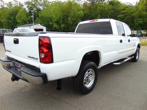 Used 2005 Chevrolet Silverado 2500 LS w/ Heavy-Duty Power Package RWD image 72