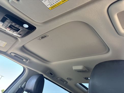 Certified 2026 Kia Carnival SX w/ SX Dark Edition Package FWD image 16