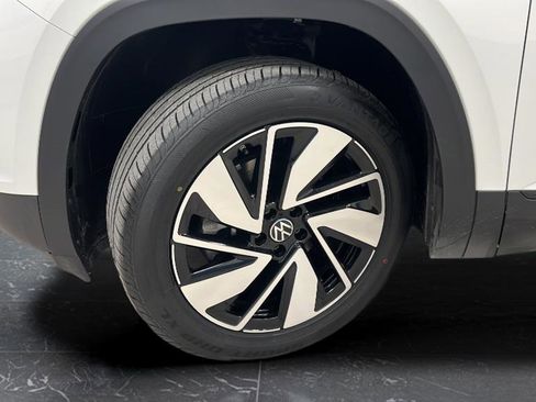Used 2024 Volkswagen Atlas SE AWD/4WD image 29
