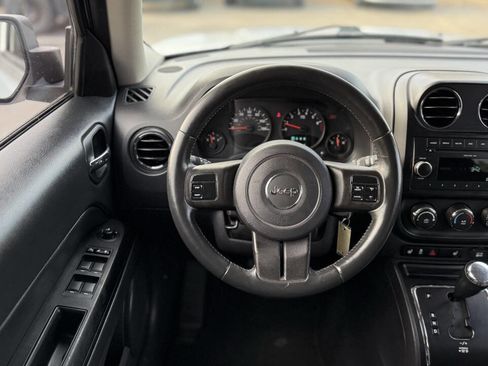 Used 2011 Jeep Patriot Latitude image 21