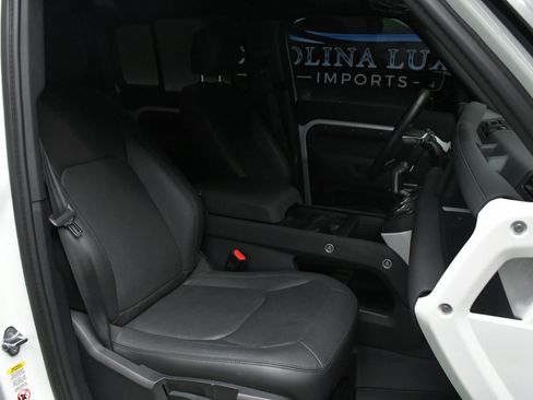 Used 2023 Land Rover Defender 110 S image 38