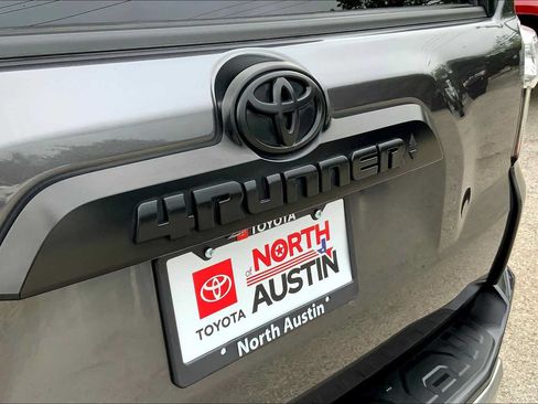 Used 2022 Toyota 4Runner TRD Off-Road Premium w/ Moonroof Package AWD/4WD image 30