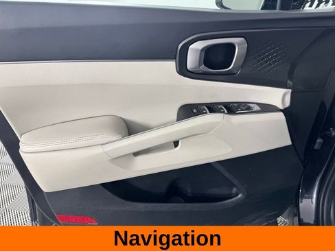 Used 2025 Kia Sorento S w/ Panoramic Sunroof Package image 10