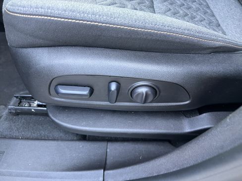 Used 2024 Chevrolet Equinox LT AWD/4WD image 16