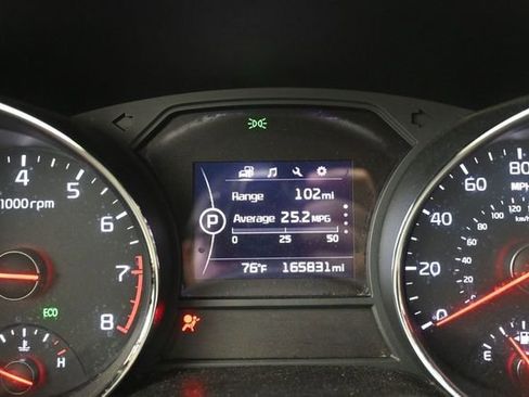 Used 2017 Kia Sedona LX w/ LX Essentials Premium Package FWD image 17