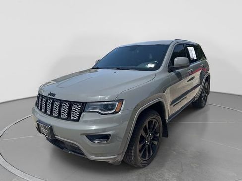 Used 2021 Jeep Grand Cherokee Laredo X AWD/4WD image 4