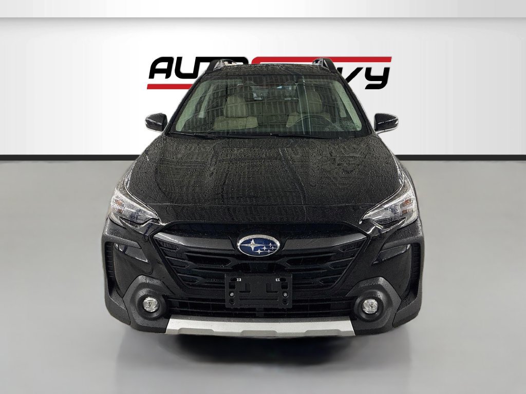 Used 2025 Subaru Outback Limited AWD/4WD image 2