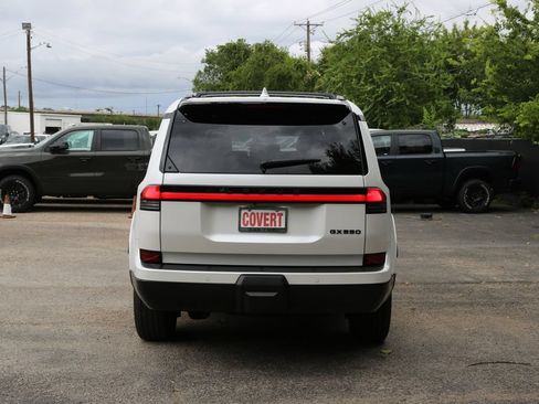 Used 2025 Lexus GX 550 w/ Cold Area Package AWD/4WD image 4