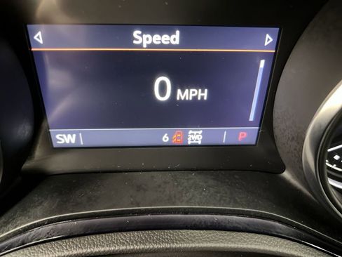 Used 2023 Buick Encore GX Select w/ Sport Touring Package image 12