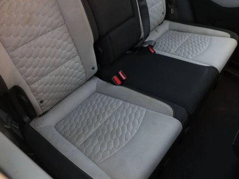 Used 2021 Chevrolet Equinox LS FWD image 35