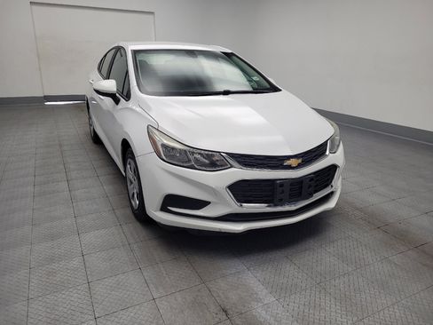 Used 2018 Chevrolet Cruze LS FWD image 14