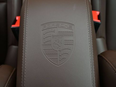 Used 2025 Porsche 911 Carrera 4 GTS AWD/4WD image 29
