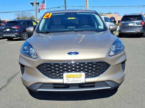 Certified 2021 Ford Escape SE w/ Convenience Package AWD/4WD image 2