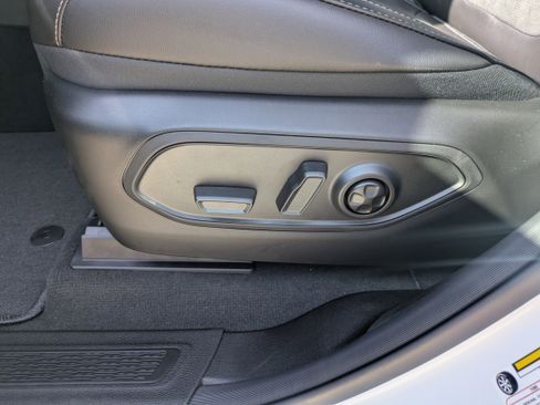 New 2025 Jeep Grand Cherokee L Altitude image 8