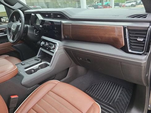 Certified 2025 GMC Sierra 2500 Denali Ultimate AWD/4WD image 30