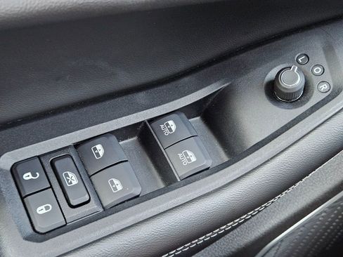 Used 2023 Jeep Grand Cherokee 4WD 4xe image 17