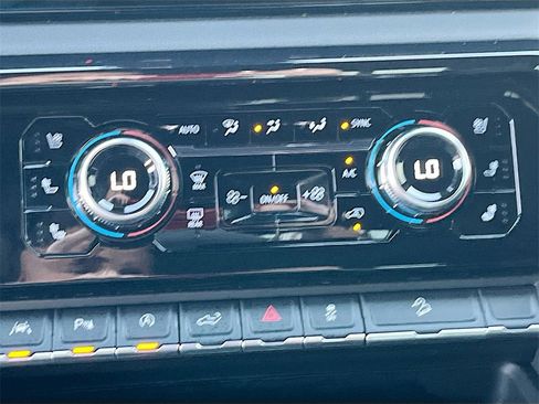 Used 2024 GMC Sierra 1500 AT4 w/ Technology Package image 15