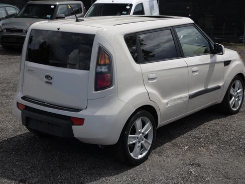 Used 2010 Kia Soul ! FWD image 7