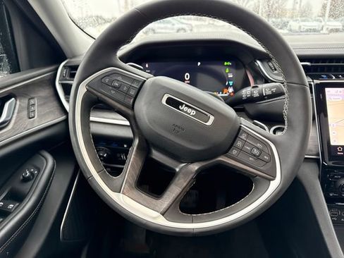 Used 2022 Jeep Grand Cherokee Limited 4xe w/ Luxury Tech Group II image 14