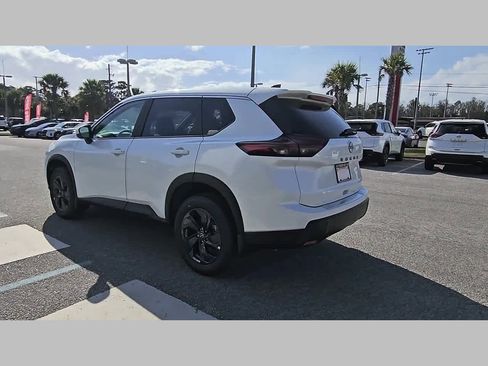 New 2026 Nissan Rogue SV FWD image 28