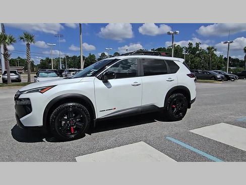 Used 2025 Nissan Rogue SV AWD/4WD image 25