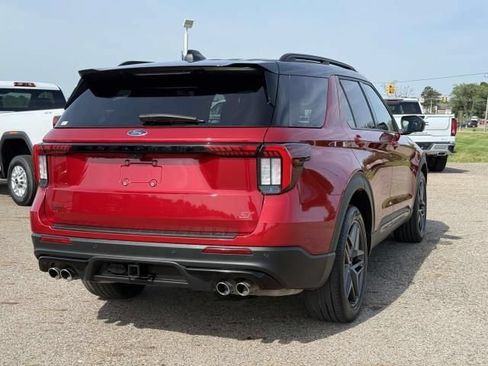 Used 2025 Ford Explorer ST AWD/4WD image 5