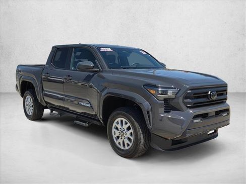 Certified 2025 Toyota Tacoma SR5 AWD/4WD image 3