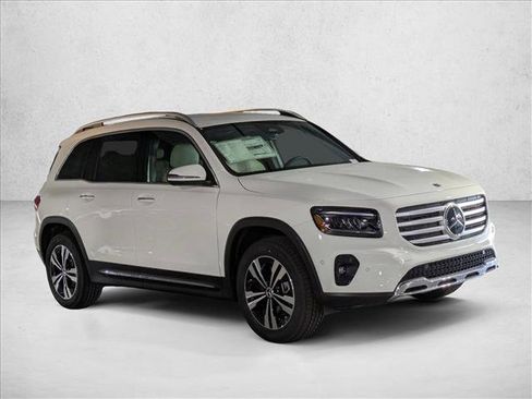 New 2025 Mercedes-Benz GLB 250 4MATIC image 7