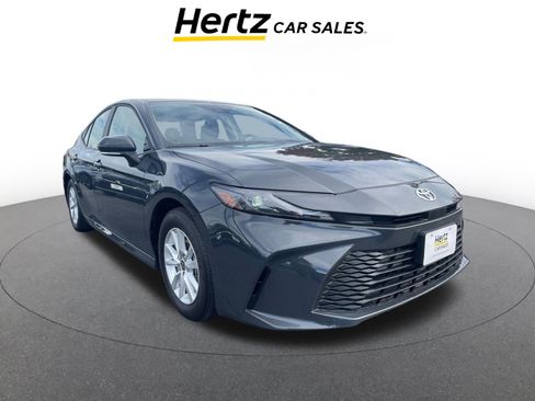 Used 2025 Toyota Camry LE image 1