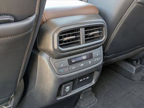 Used 2025 Honda Pilot Elite image 19