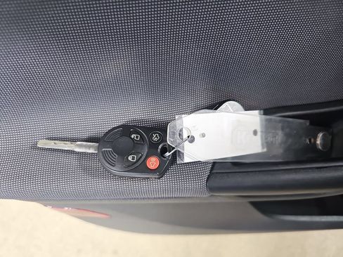 Used 2014 Ford Focus SE FWD image 39