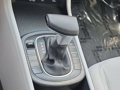 Used 2025 Hyundai Kona SE FWD image 23