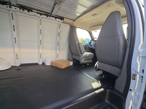 New 2025 GMC Savana 2500 w/ Chrome Appearance Package RWD image 19