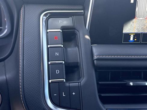 Used 2023 GMC Yukon XL AT4 AWD/4WD image 24