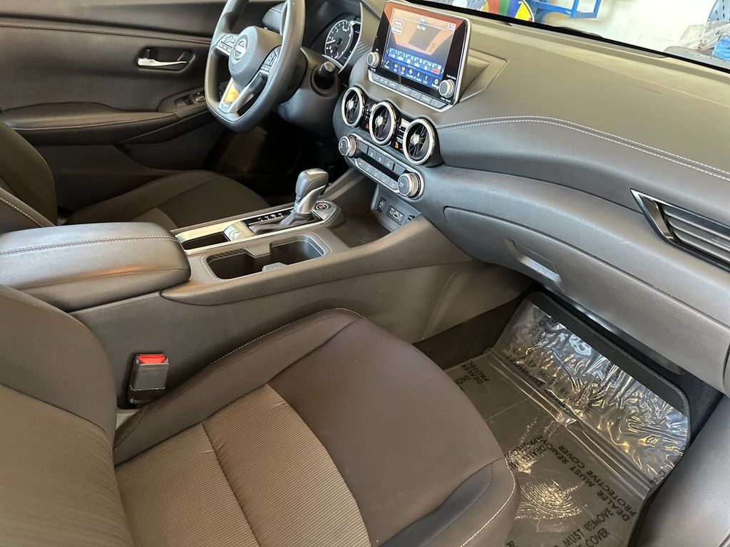 Used 2025 Nissan Sentra SV FWD image 14