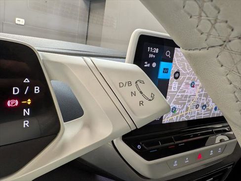 Used 2023 Volkswagen ID.4 Pro S image 17