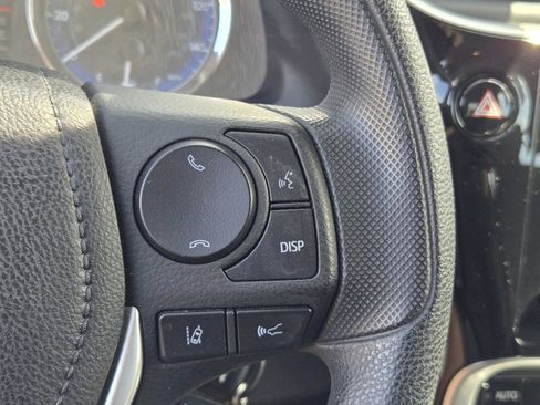 Used 2018 Toyota Corolla LE FWD image 23
