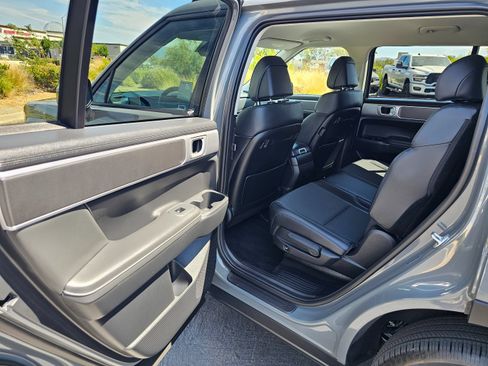 Used 2026 Hyundai Santa Fe SEL FWD image 18
