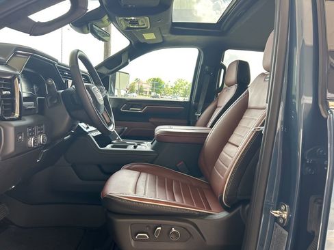 Used 2024 GMC Sierra 2500 Denali Ultimate image 8