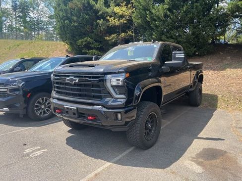 Used 2025 Chevrolet Silverado 2500 LTZ w/ LTZ Plus Package AWD/4WD image 1