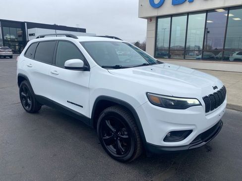 Used 2019 Jeep Cherokee Altitude image 1