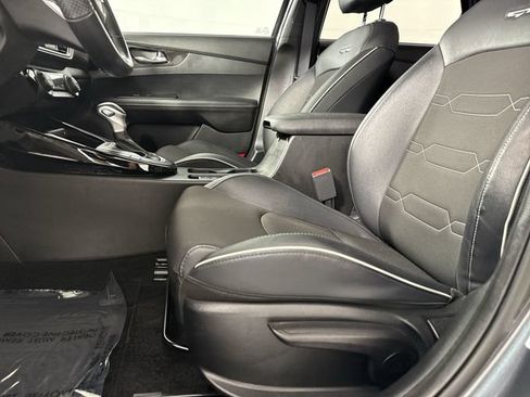Used 2023 Kia Forte GT-Line w/ GT-Line Premium Package FWD image 21