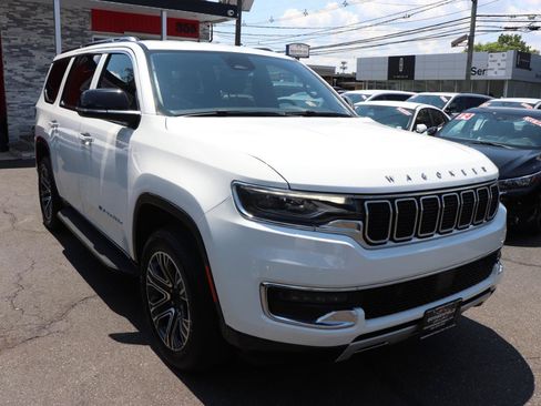 Used 2024 Jeep Wagoneer Series II AWD/4WD image 7
