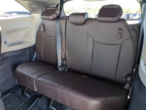 Used 2024 Toyota Sienna Platinum FWD image 15