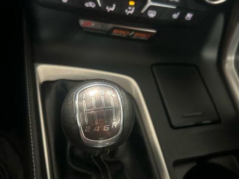 Used 2015 Chevrolet Corvette Z06 w/ 3LZ Preferred Equipment Group image 21