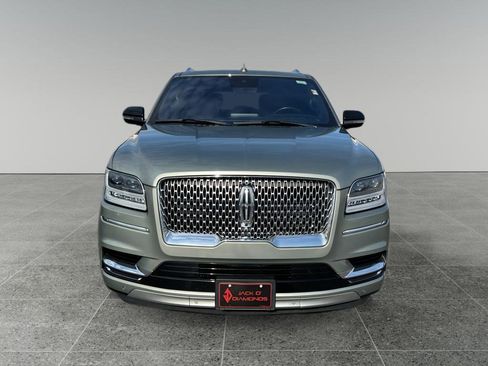 Used 2019 Lincoln Navigator Reserve image 4