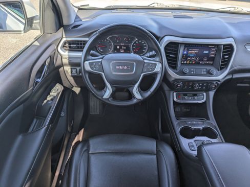 Used 2023 GMC Acadia SLT image 16