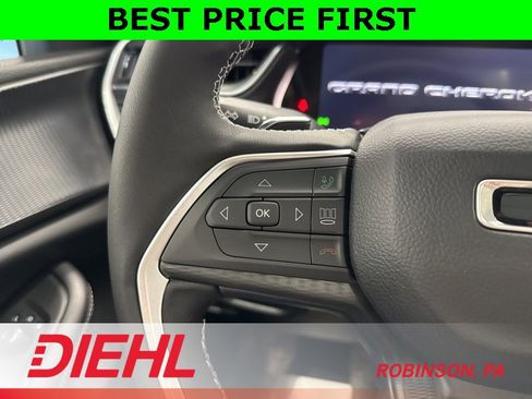 New 2025 Jeep Grand Cherokee Laredo w/ Luxury Tech Group I image 25