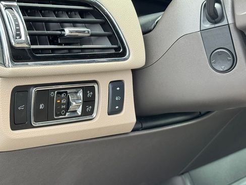 Used 2024 Lincoln Navigator L Reserve AWD/4WD image 21